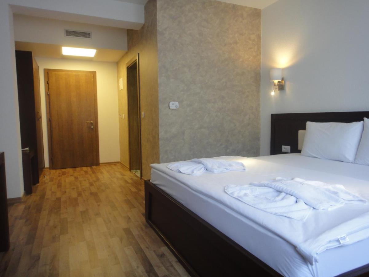 Hotel Centrum Πρίζρεν Εξωτερικό φωτογραφία
