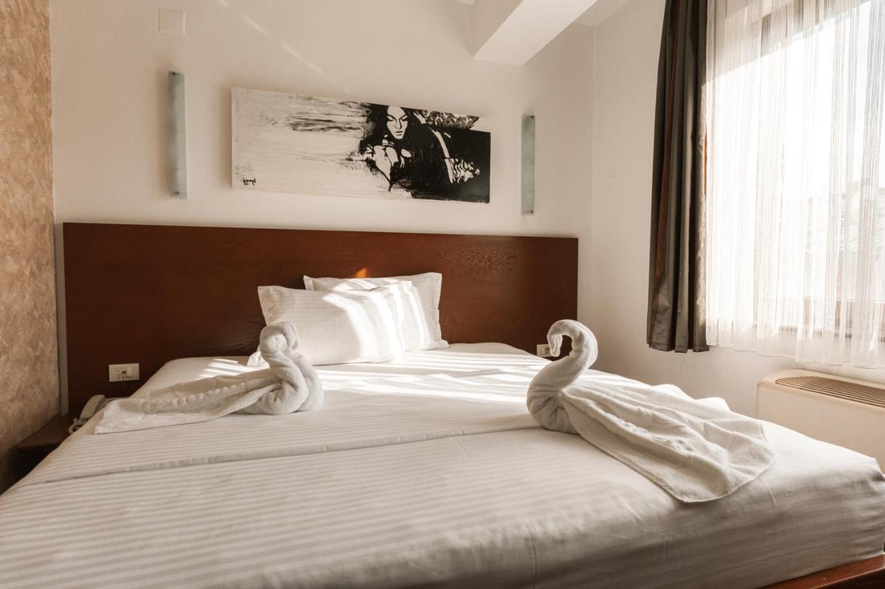 Hotel Centrum Πρίζρεν Εξωτερικό φωτογραφία