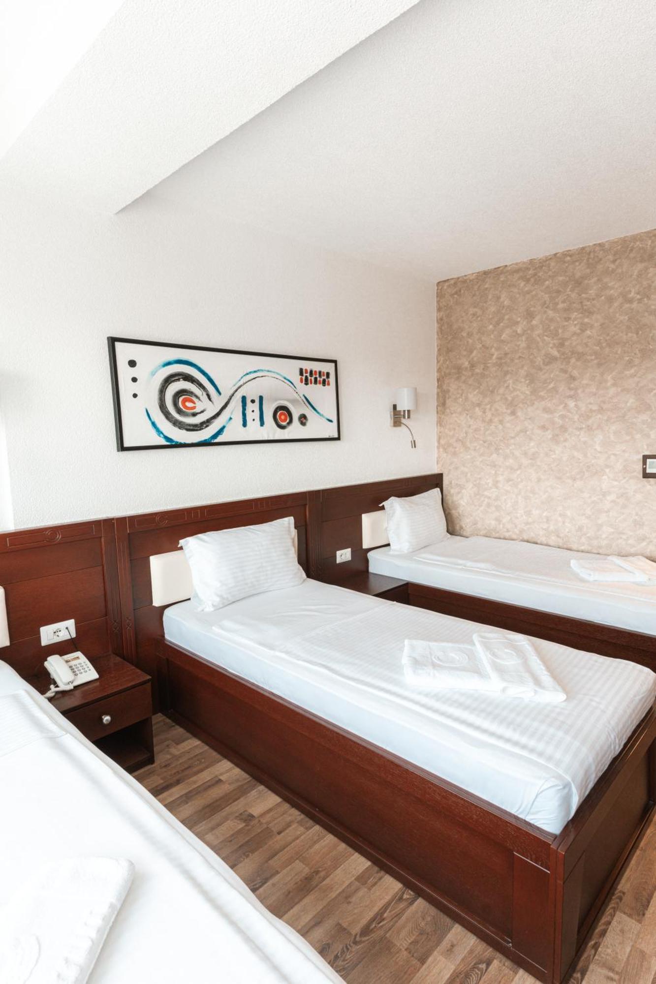 Hotel Centrum Πρίζρεν Εξωτερικό φωτογραφία