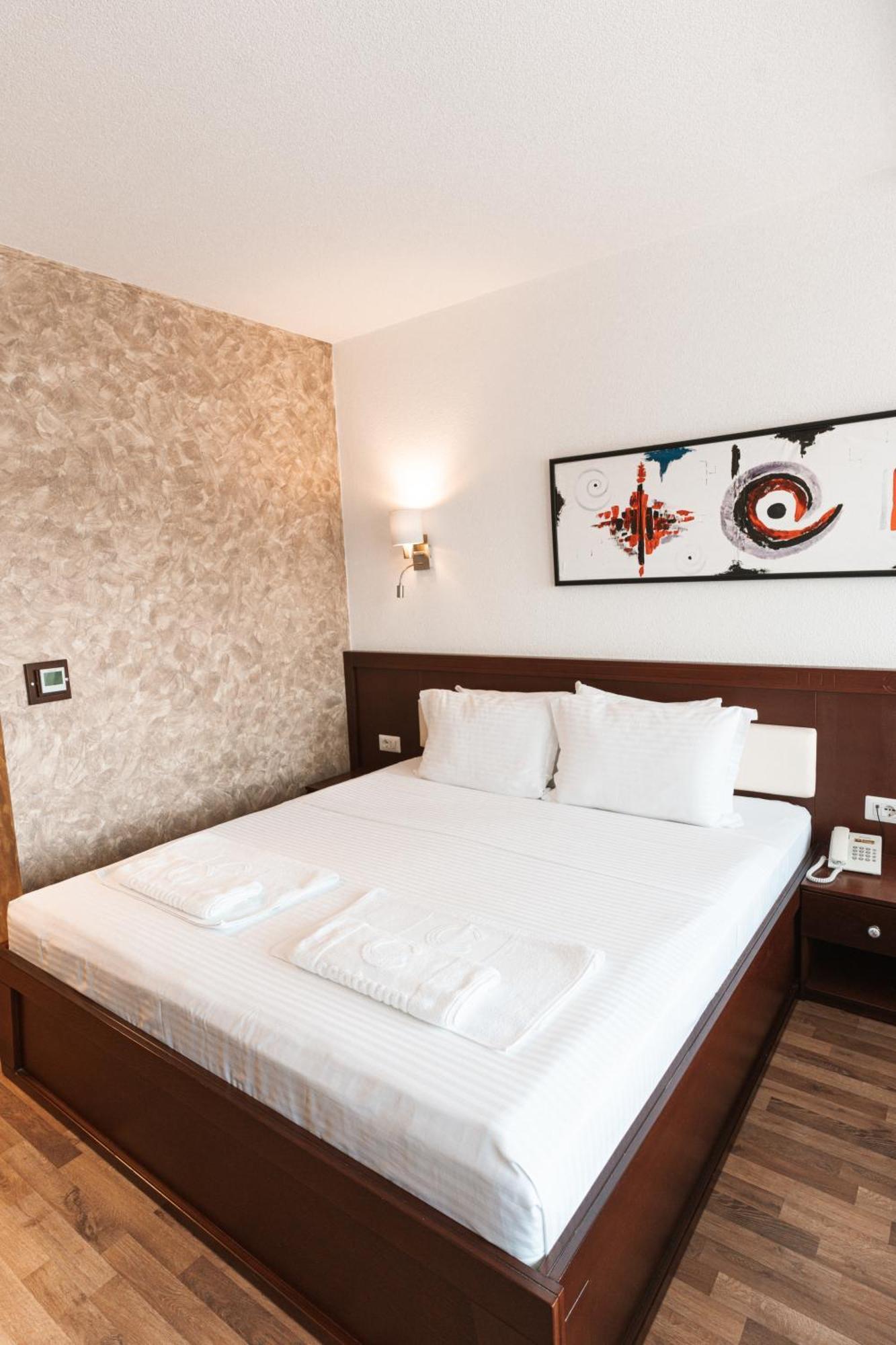 Hotel Centrum Πρίζρεν Εξωτερικό φωτογραφία