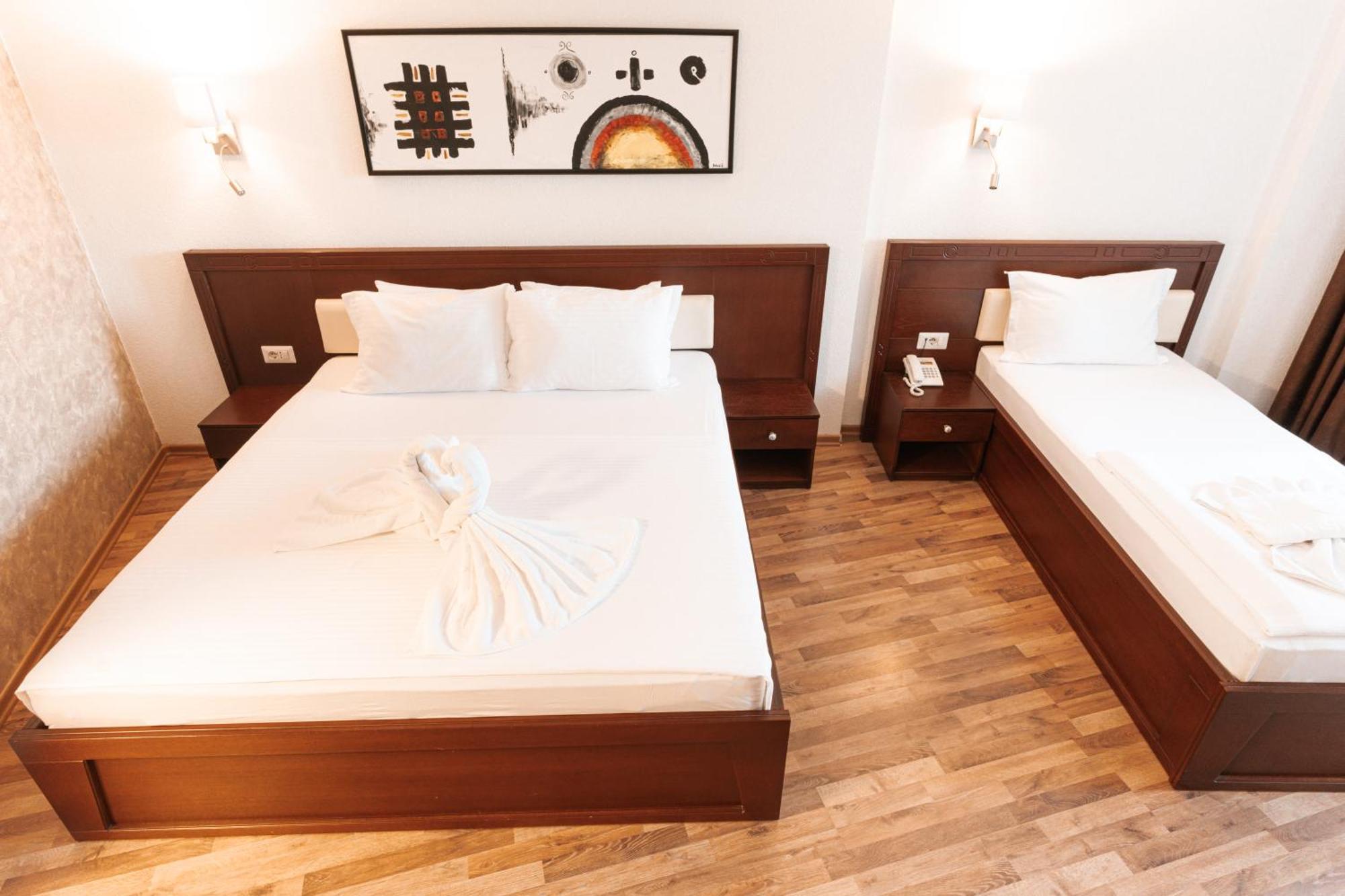 Hotel Centrum Πρίζρεν Εξωτερικό φωτογραφία