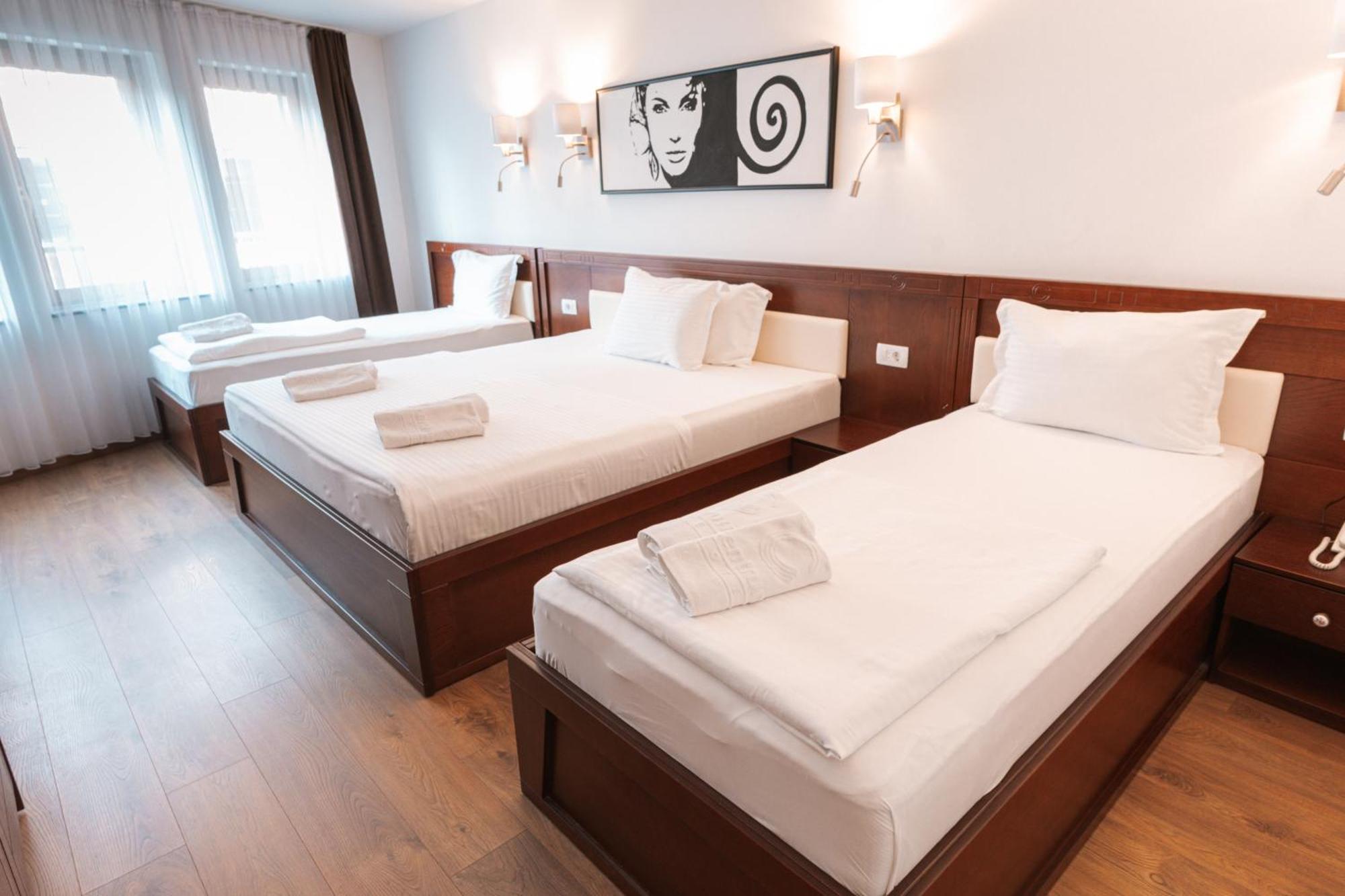 Hotel Centrum Πρίζρεν Εξωτερικό φωτογραφία