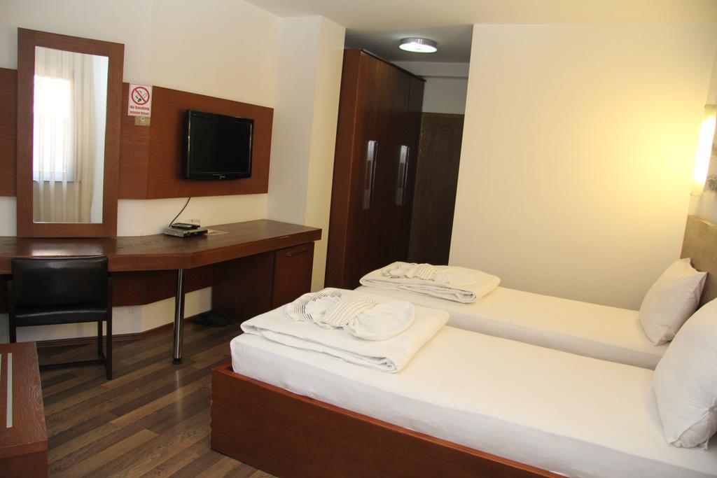 Hotel Centrum Πρίζρεν Δωμάτιο φωτογραφία