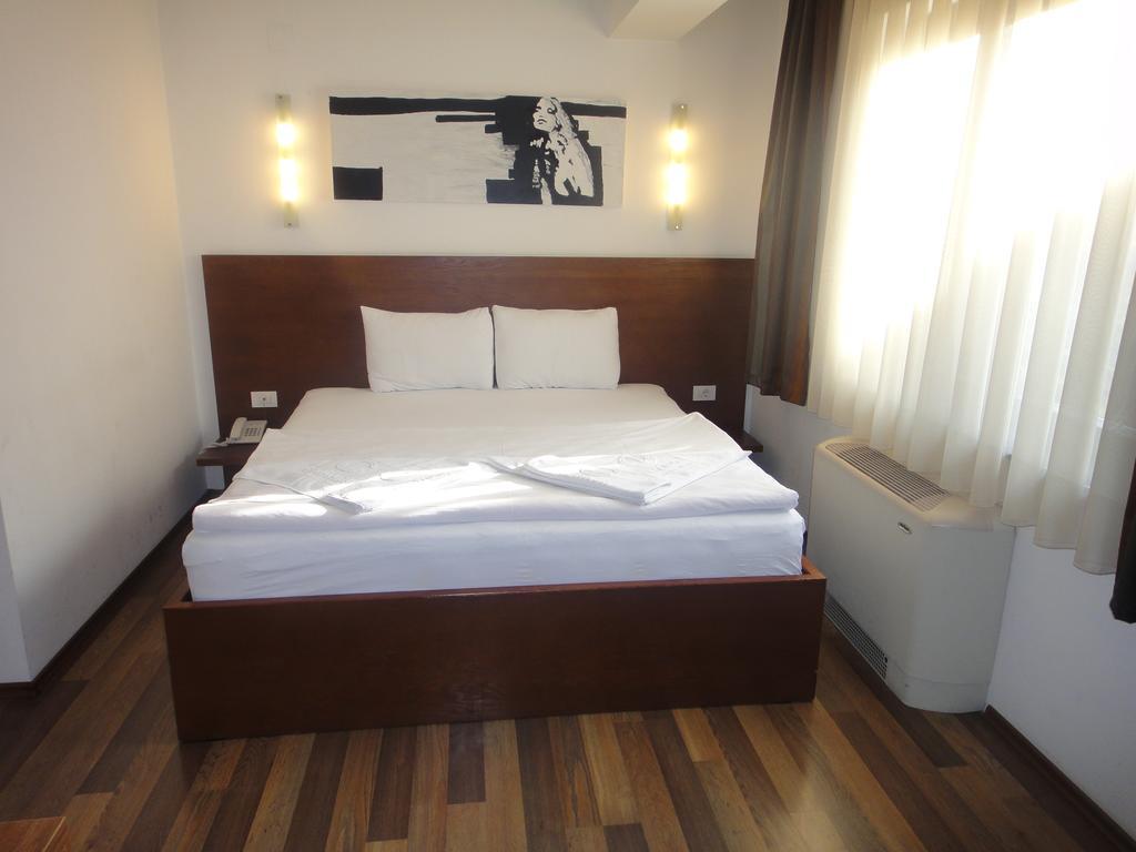 Hotel Centrum Πρίζρεν Εξωτερικό φωτογραφία